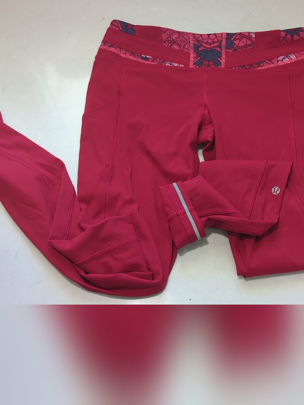Red Lululemon Leggings with Side Pockets And Patterned Waistband